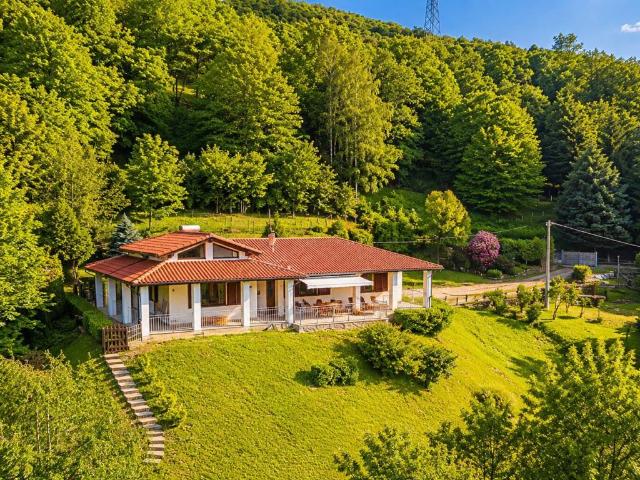 Villa in vendita a Donato BI