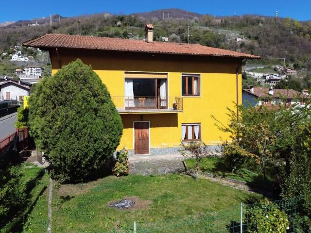 Villa in vendita a Dongo CO