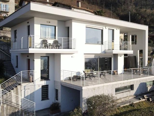 Villa in vendita a Dorio LC