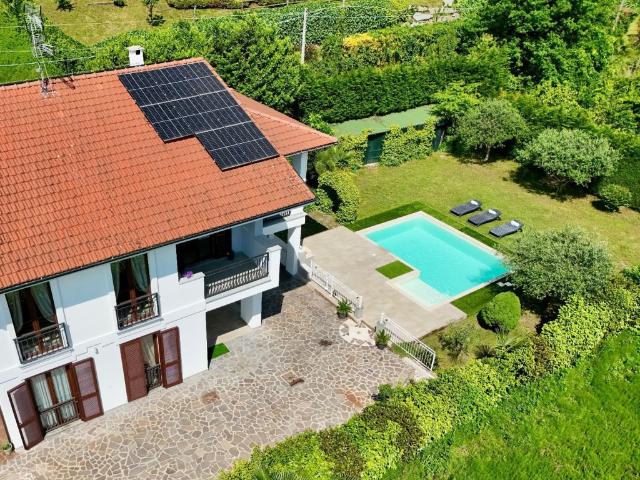 Villa in vendita a Dormelletto