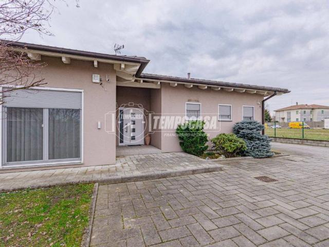 Villa in vendita a Dorno PV