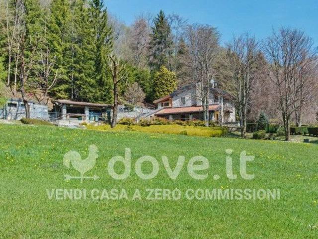 Villa in vendita a Dossena