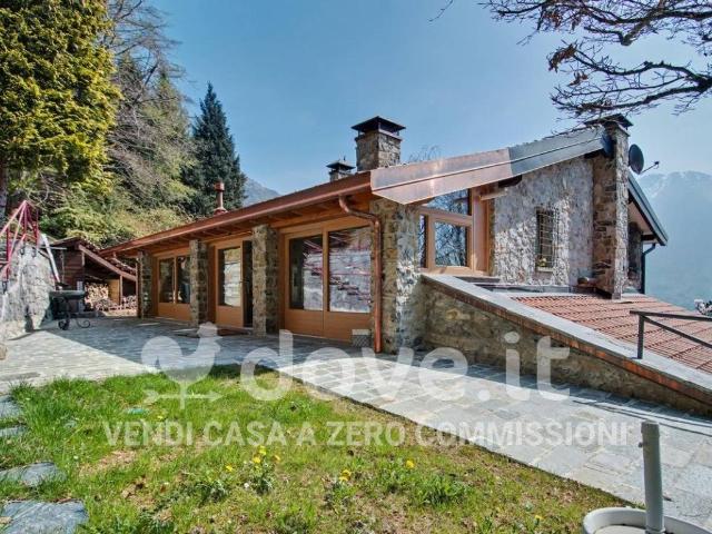 Villa in vendita a Dossena BG