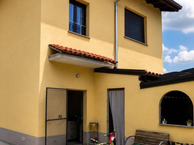 Villa in vendita a Dairago MI