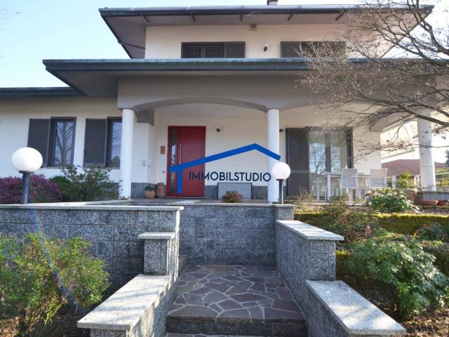 Villa in vendita a Dairago MI