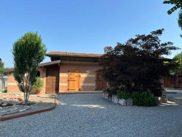 Villa in vendita a Dalmine BG