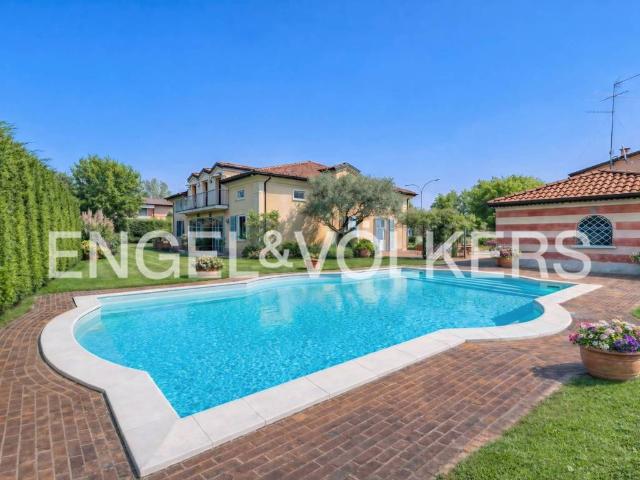 Villa in vendita a Dello BS