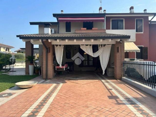 Villa in vendita a Dello BS