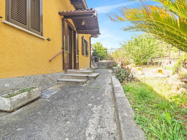 Villa in vendita a Dervio LC