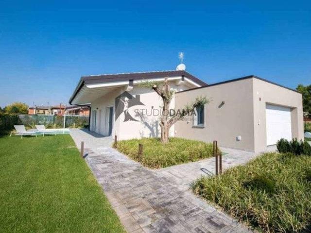 Villa in vendita a Desenzano Del Garda