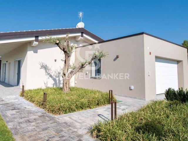Villa in vendita a Desenzano Del Garda