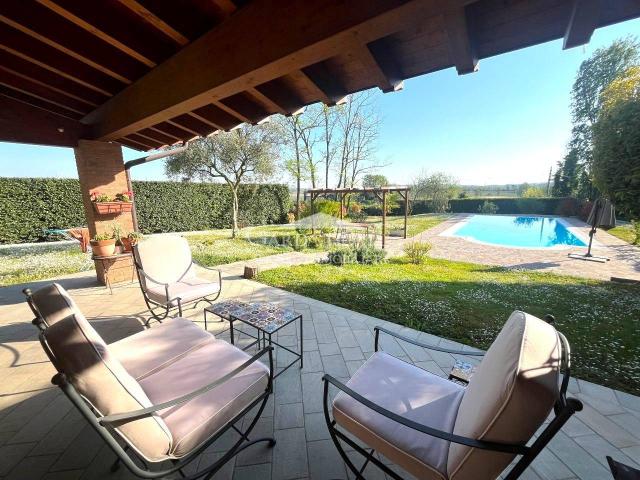 Villa in vendita a Desenzano Del Garda