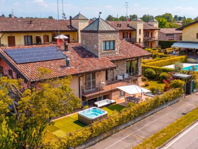 Villa in vendita a Desenzano del Garda BS