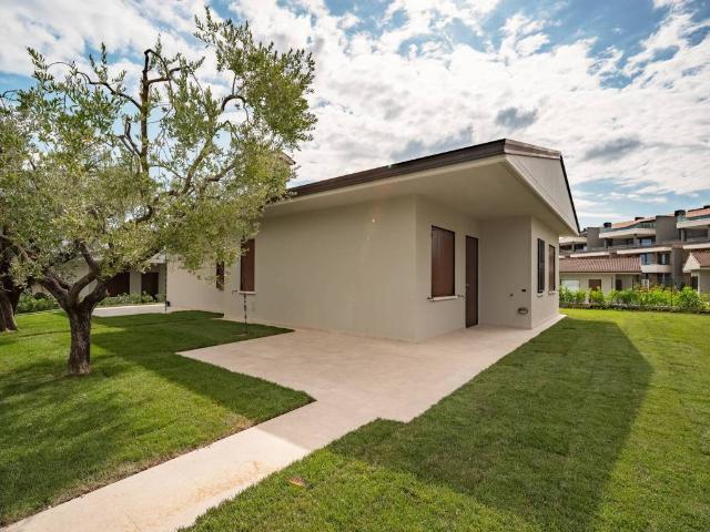 Villa in vendita a Desenzano del Garda BS