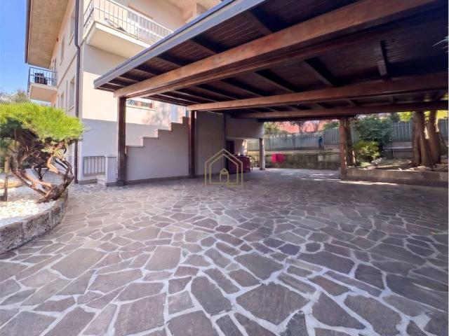 Villa in vendita a Desenzano del Garda BS