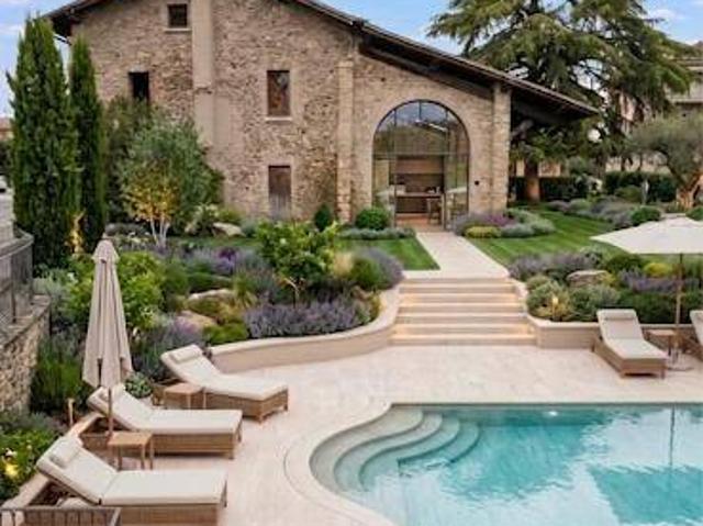 Villa in vendita a Desenzano del Garda BS