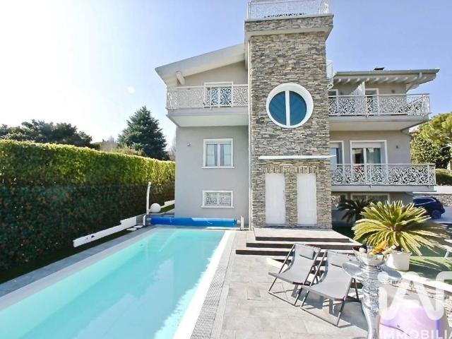 Villa in vendita a Desenzano del Garda BS