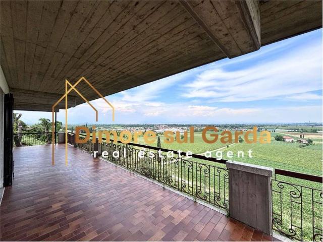 Villa in vendita a Desenzano del Garda BS