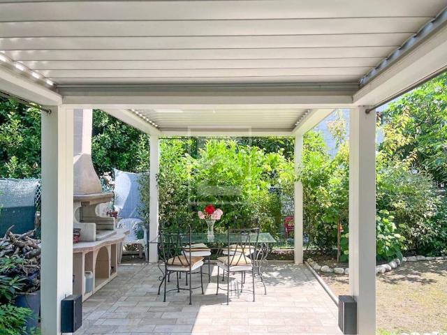 Villa in vendita a Desenzano del Garda BS