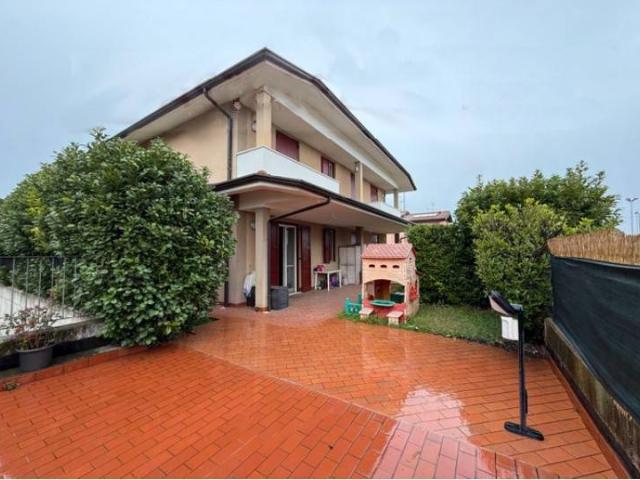 Villa in vendita a Desenzano del Garda BS