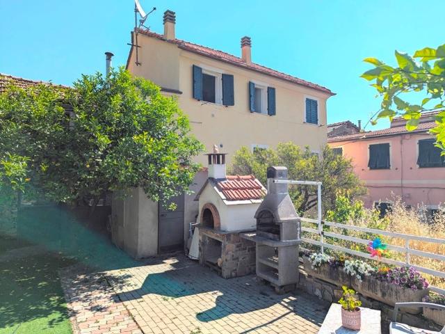 Villa in vendita a Diano Arentino IM
