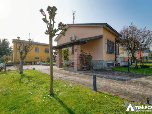 Villa in vendita a Dresano MI