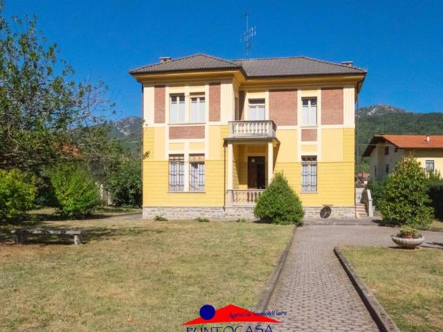 Villa in vendita a Dronero CN