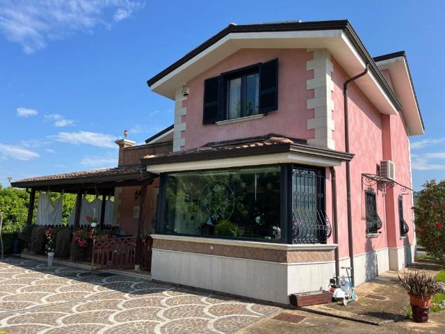 Villa in vendita a Dugenta BN