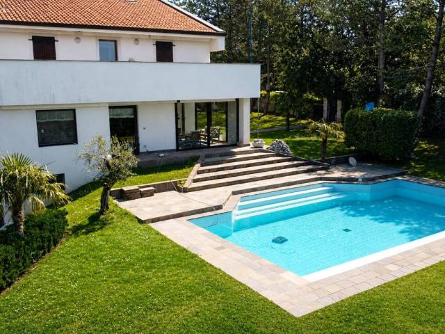 Villa in vendita a Duino Aurisina TS