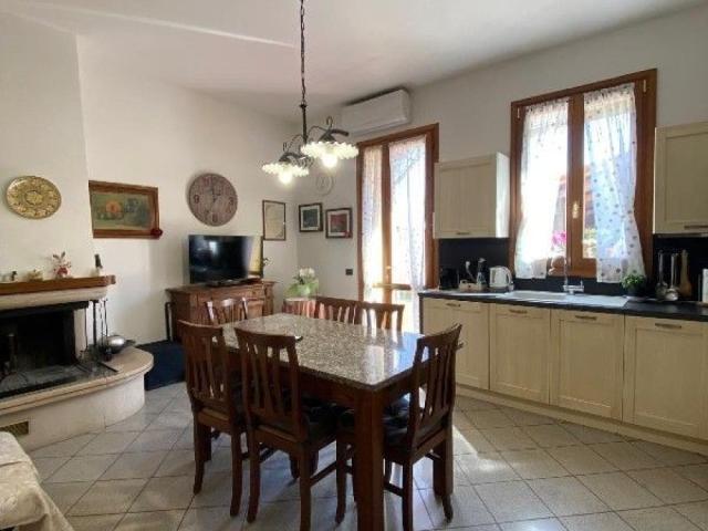 VILLA in VENDITA a EMPOLI Carraia di 9 vani