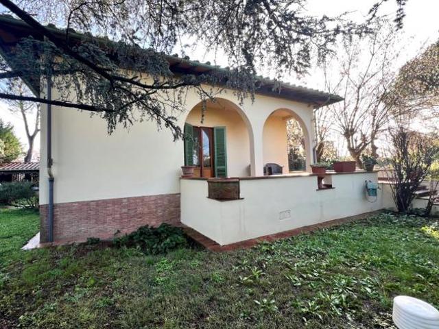 Villa in vendita a Empoli 240 mq Rif: 1375706