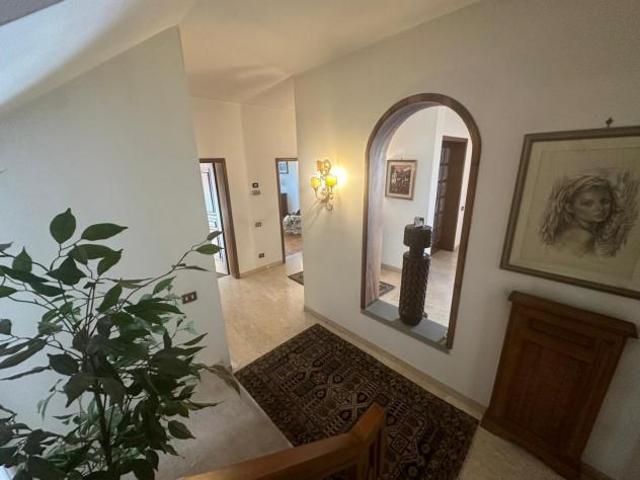 Villa in vendita a Empoli 360 mq Rif: 1397322