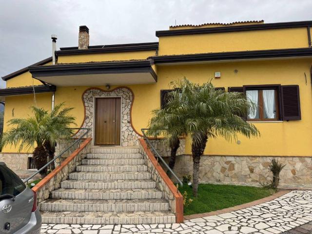 Villa in vendita a Eboli SA