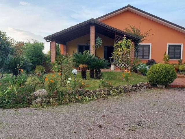 Villa in vendita a Eboli SA