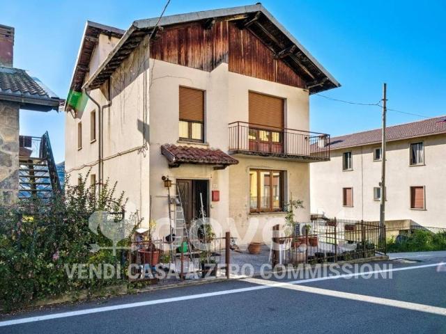 Villa in vendita a Esino Lario LC