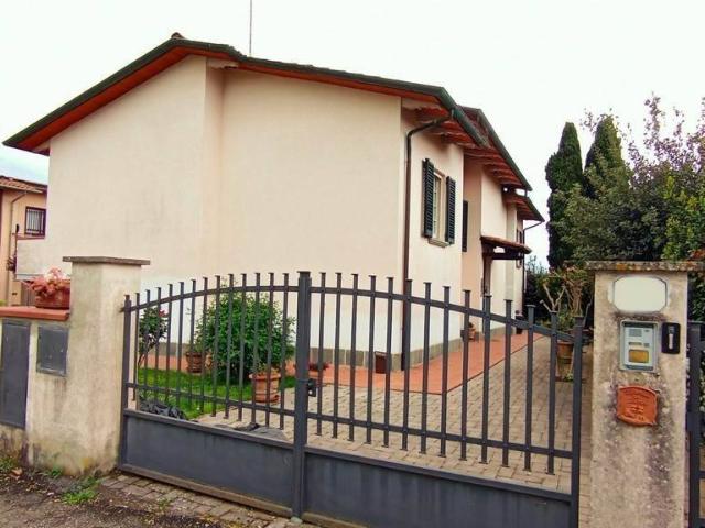 Villa in vendita a Foiano della Chiana AR