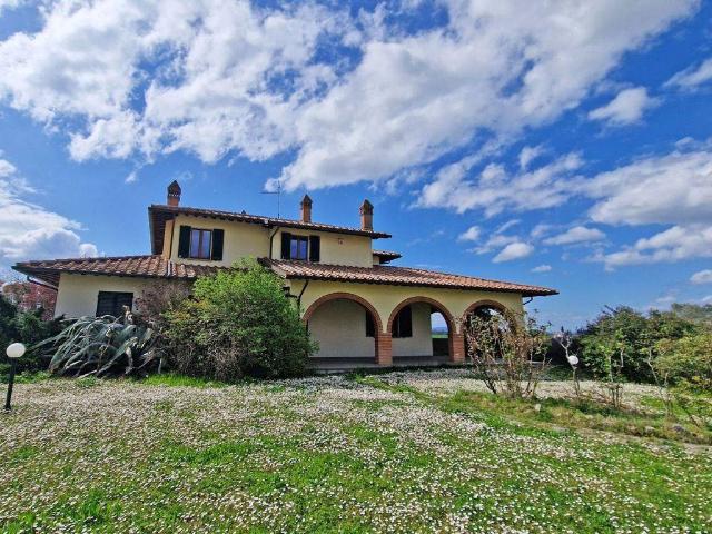 Villa in vendita a Foiano della Chiana AR