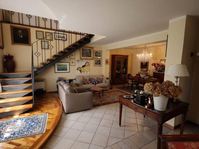 Villa in vendita a Foiano della Chiana AR
