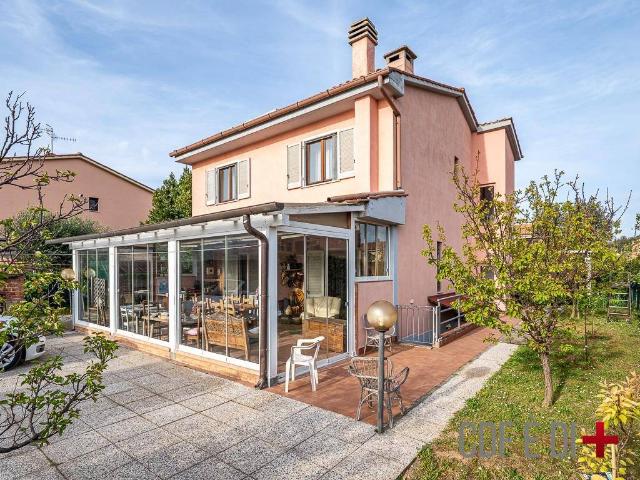 Villa in vendita a Follonica GR