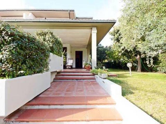 Villa in vendita a Follonica GR