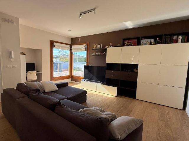Villa in vendita a Fontanafredda PN