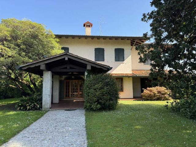 Villa in vendita a Fontanafredda PN
