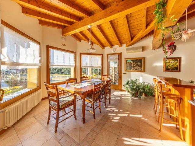 Villa in vendita a Fontanafredda PN