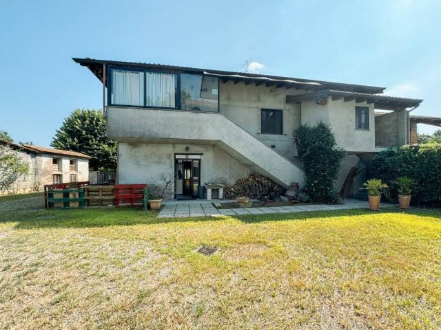 Villa in vendita a Fontaneto d'Agogna NO