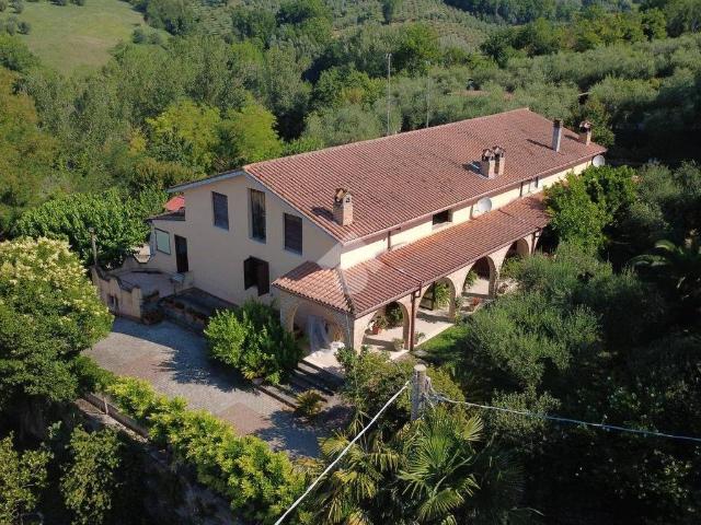 Villa in vendita a Forano RI