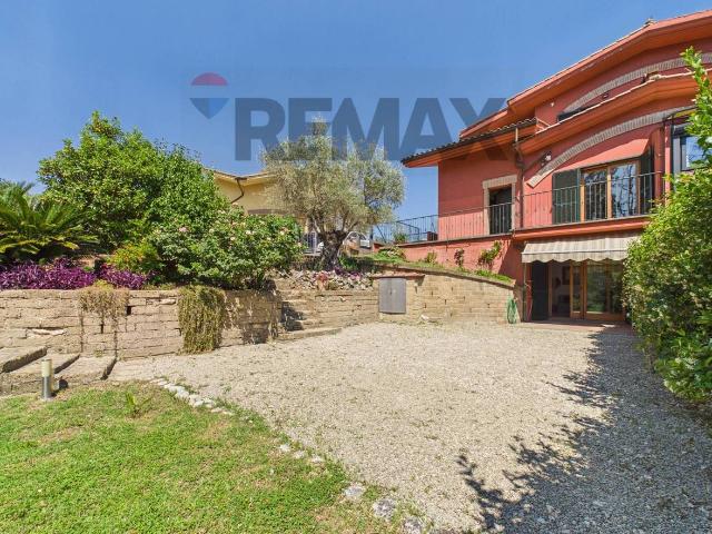 Villa in vendita a Formello