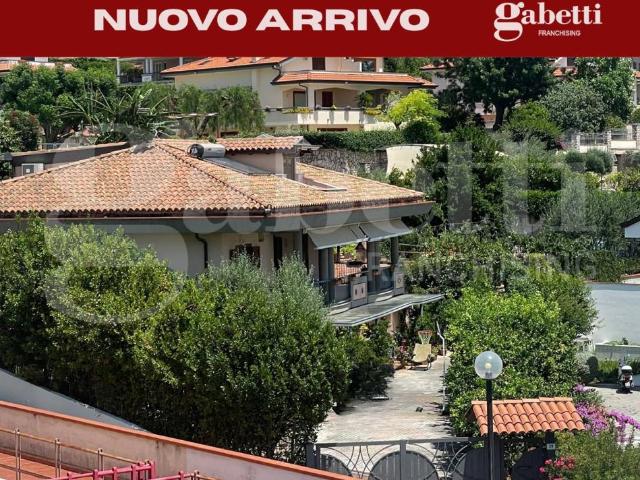 Villa in vendita a Formia LT