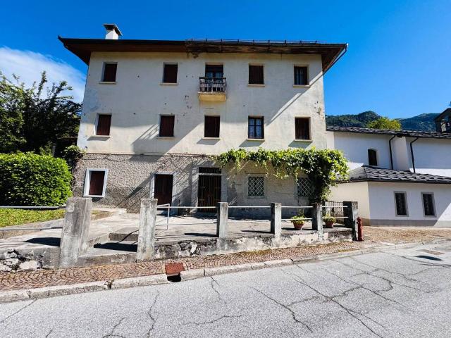 Villa in vendita a Forni di Sotto UD