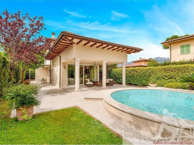 Villa in vendita a Forte dei Marmi LU
