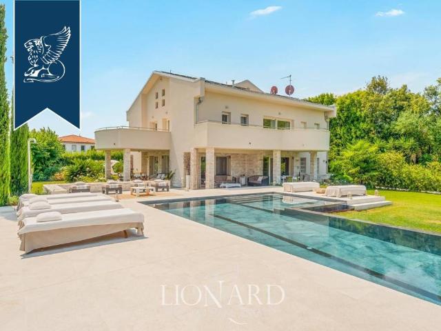 Villa in vendita a Forte dei Marmi LU
